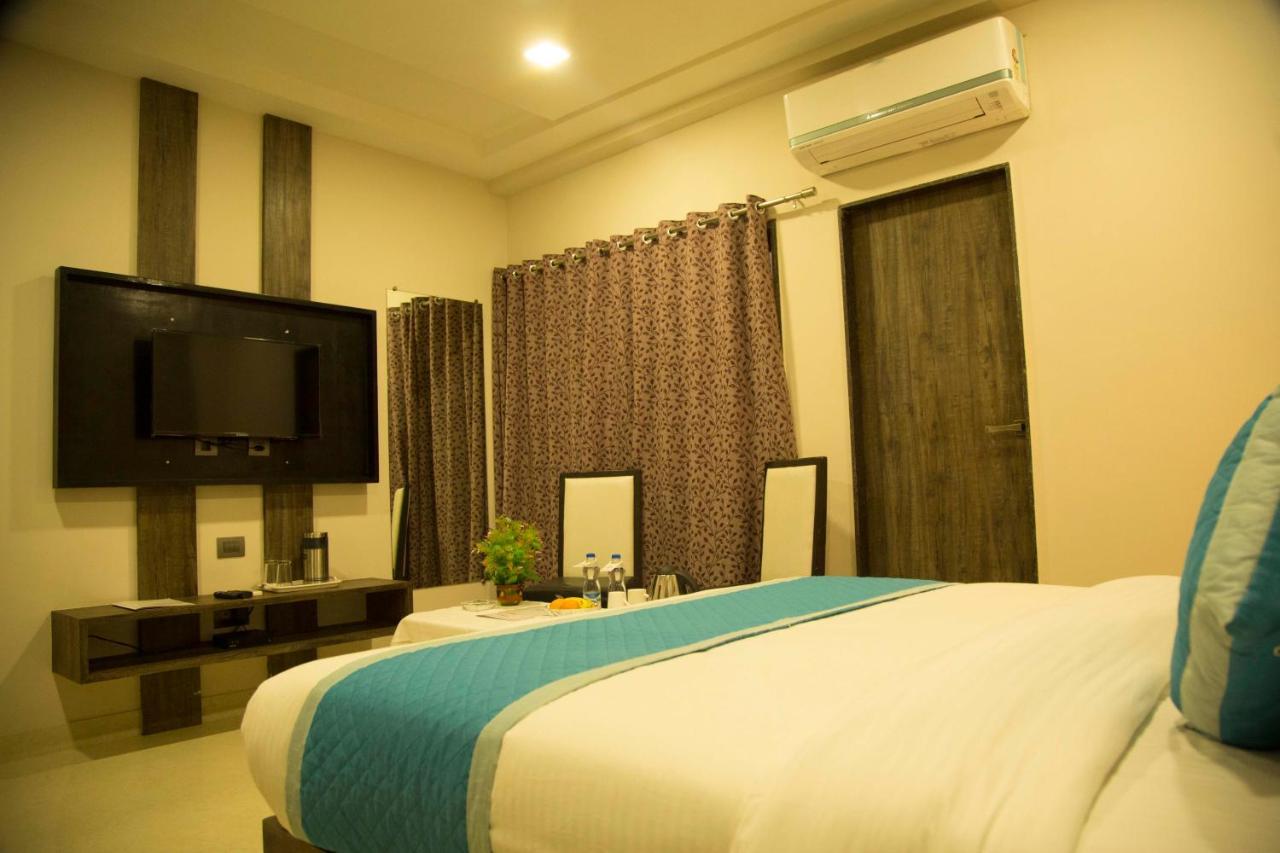 Hotel The Mewar Dabok Exterior foto