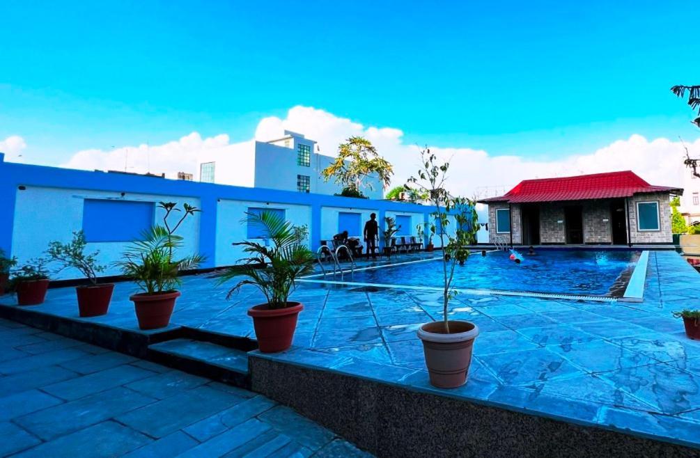 Hotel The Mewar Dabok Exterior foto
